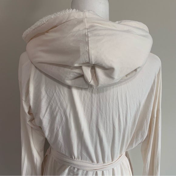 Pure Fiber Soft Sherpa Lounge Belted Hooded Robe - Picture 2 of 11